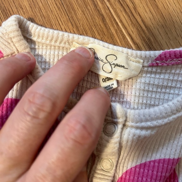 Jessica Simpson Baby Romper 0/3 Month - Picture 2 of 3